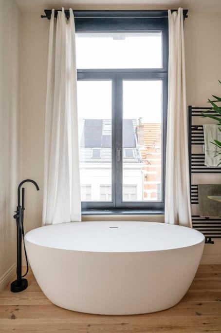 Gezellig Gerenoveerd Herenhuis In Het Centrum Holiday home Antwerp